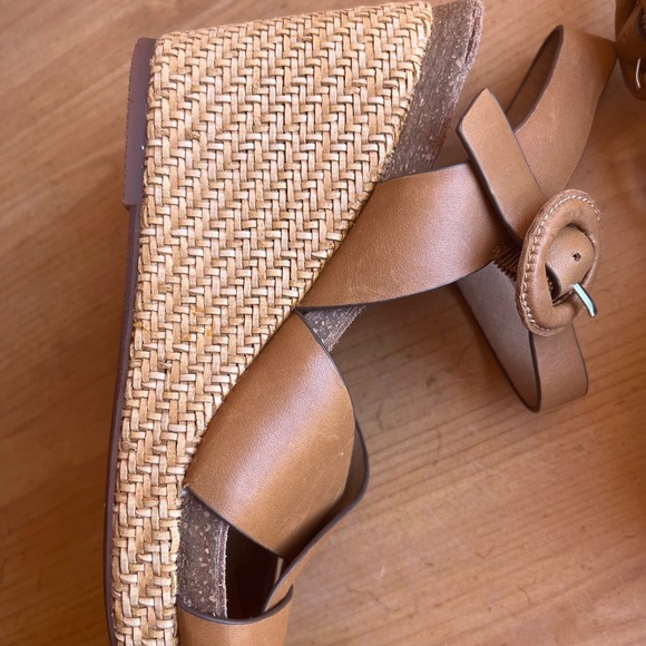 Sofft Women's Brown Leather Sandals - Picture 6 of 7